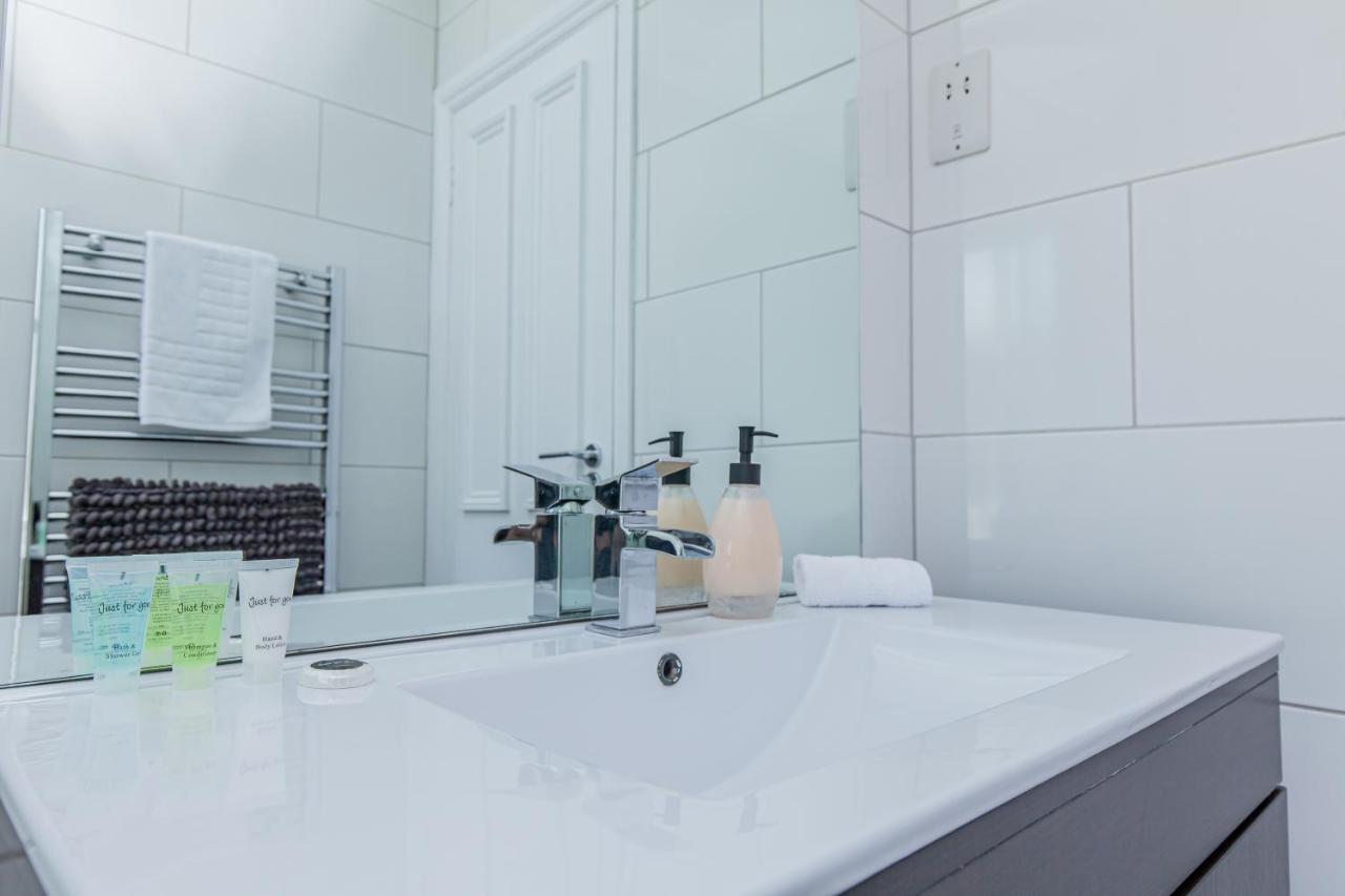 Outstandingly Beautiful Apartment With Parking Oxford Kültér fotó